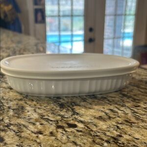 Corningware White Ceramic Oval Dish with durable plastic lid